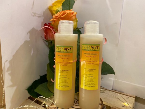 SHAMPOO con ORTICA, POLYGONUM E OLIO ESSENZIALE DI PINO MUGO 