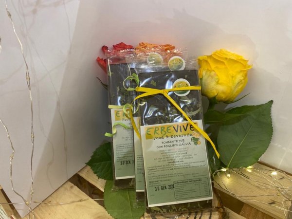 CIOCCOLATO fondente 70% con SALVIA BIO